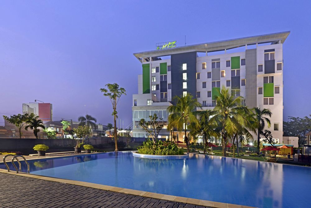 Ibis Budget Cikarang Festival Bekasi Exterior foto