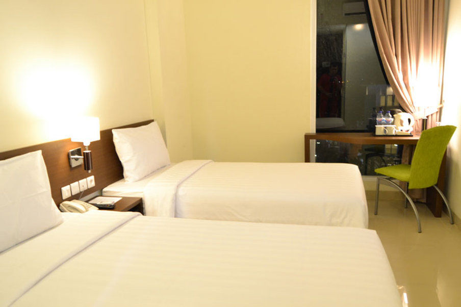 Ibis Budget Cikarang Festival Bekasi Exterior foto