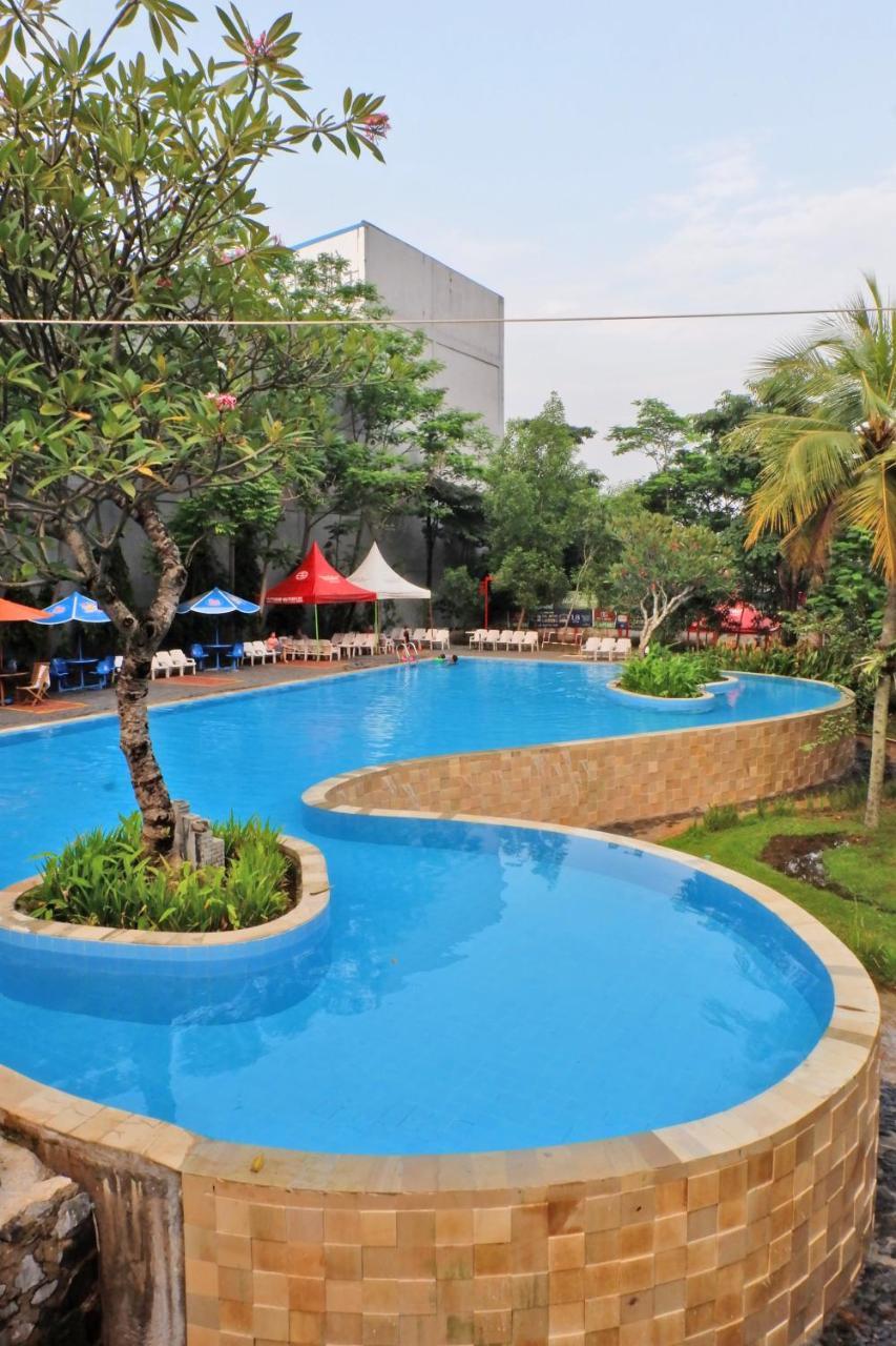 Ibis Budget Cikarang Festival Bekasi Exterior foto